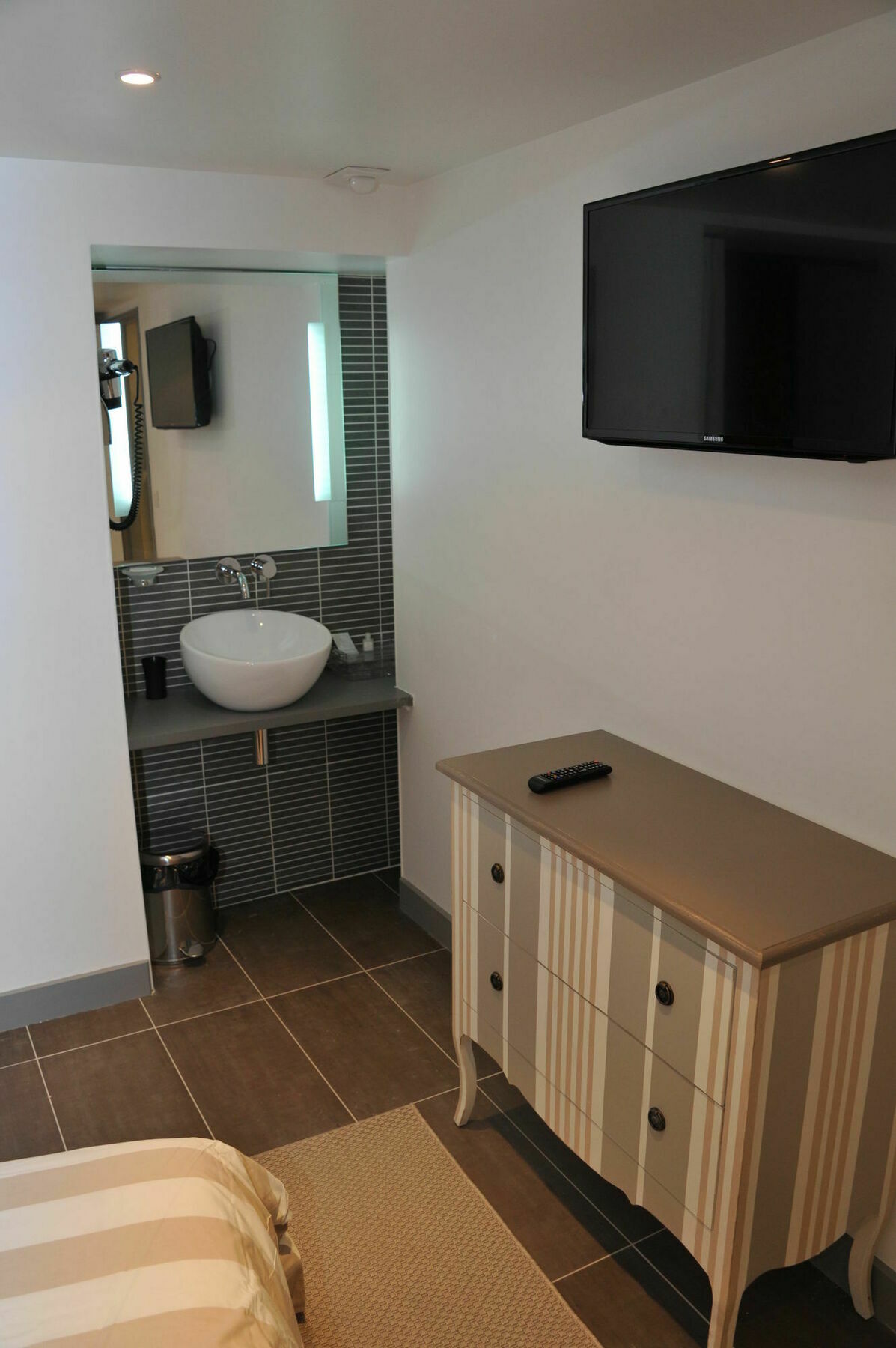 Hotel And De La Marne 3*