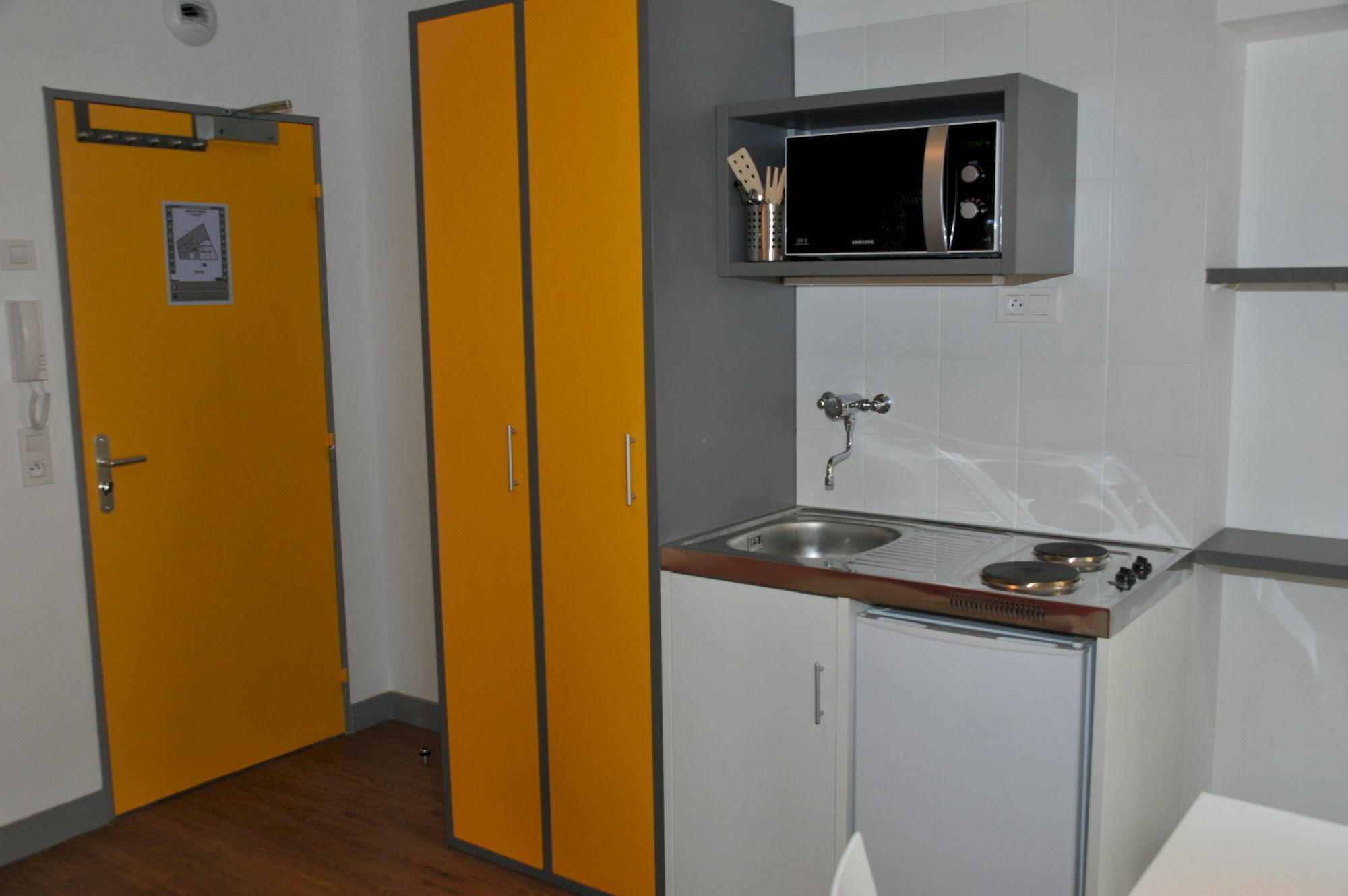 And De La Marne Hotel Paris