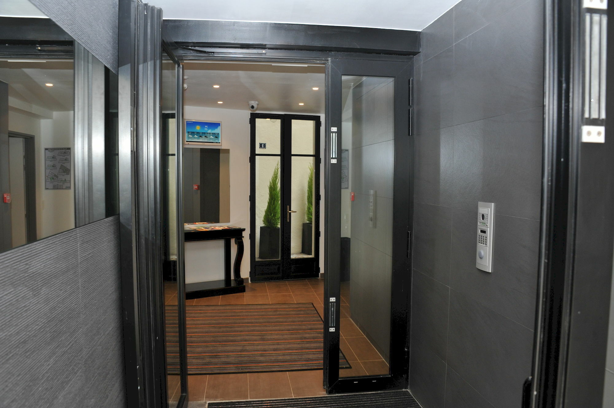Hotel And De La Marne 3*